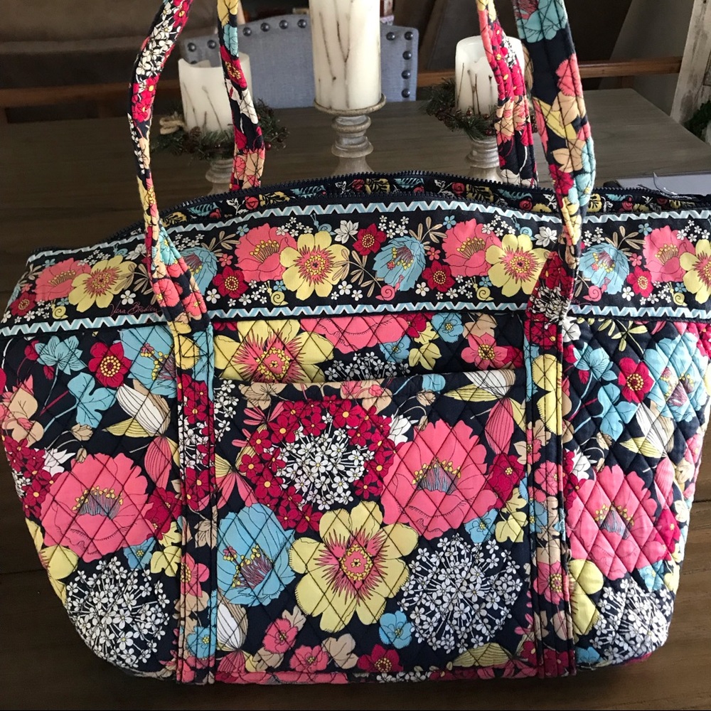 Vera Bradley Large Tote-Happy Snails Retired